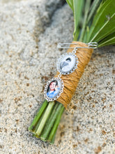 Cargar imagen en el visor de la galería, Personalized Lapel Photo Charm